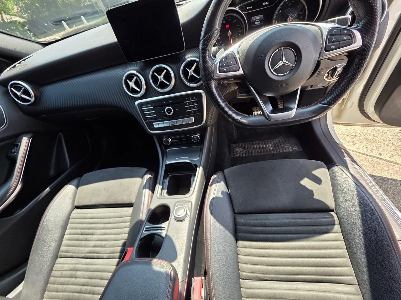 Mercedes-Benz A Class 2.1 A200d AMG Line (Premium) 7G-DCT Euro 6 (s/s) 5dr - Picture 16 of 22