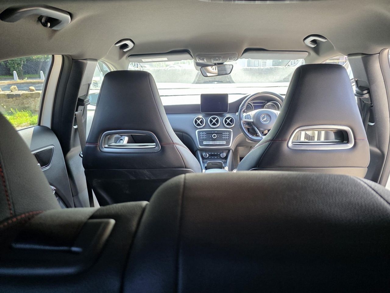 Mercedes-Benz A Class 2.1 A200d AMG Line (Premium) 7G-DCT Euro 6 (s/s) 5dr - Picture 18 of 22