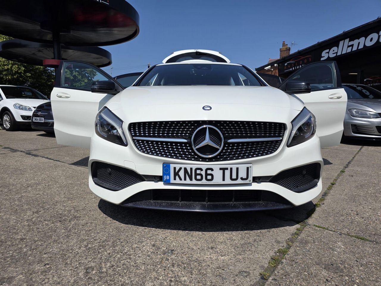 Mercedes-Benz A Class 2.1 A200d AMG Line (Premium) 7G-DCT Euro 6 (s/s) 5dr - Picture 20 of 22