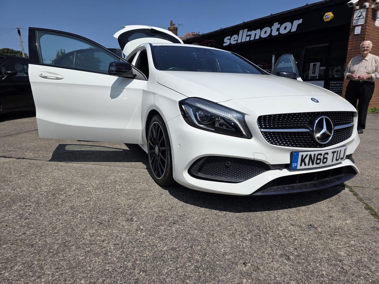 Mercedes-Benz A Class 2.1 A200d AMG Line (Premium) 7G-DCT Euro 6 (s/s) 5dr - Picture 22 of 22