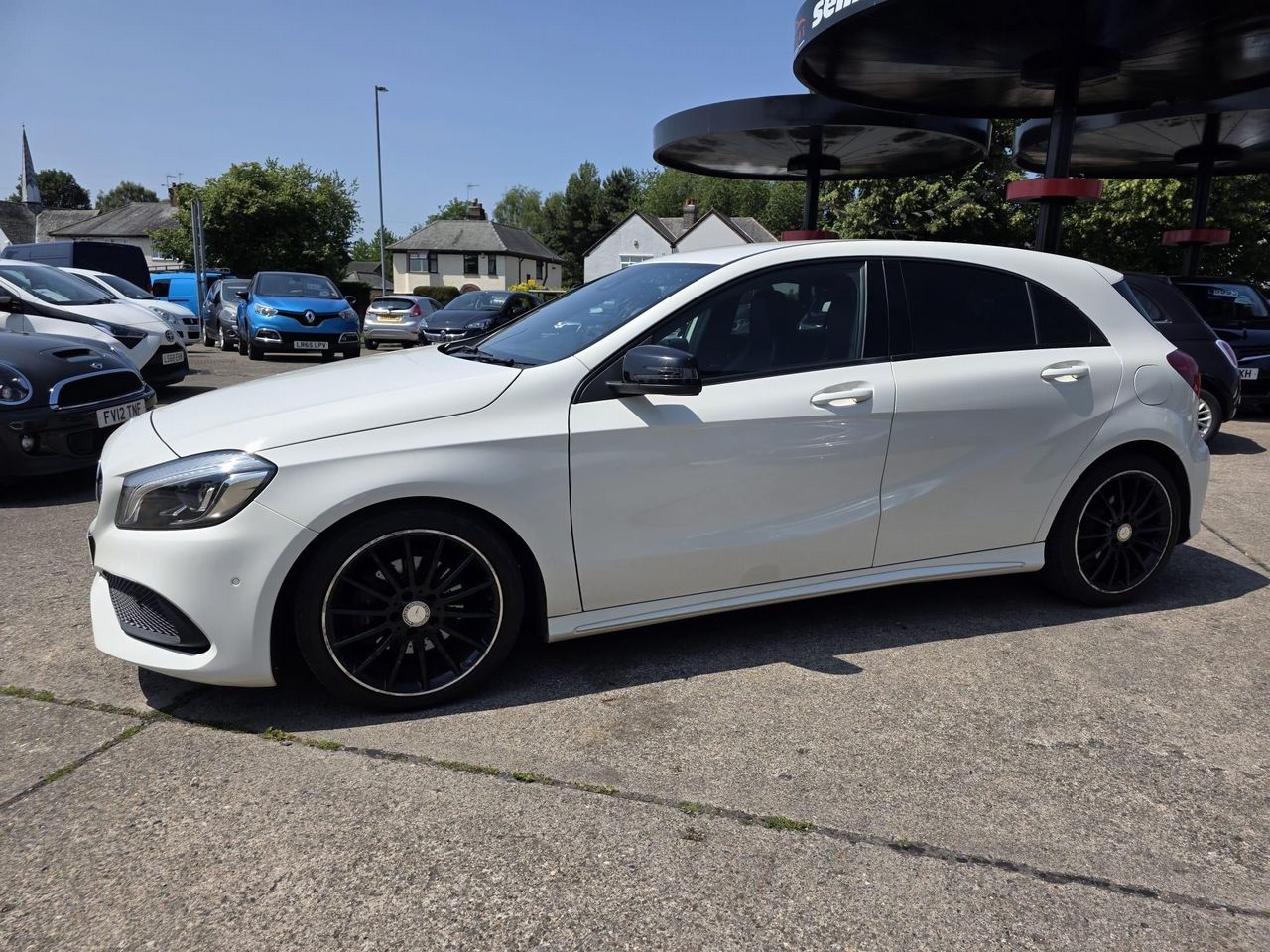 Mercedes-Benz A Class 2.1 A200d AMG Line (Premium) 7G-DCT Euro 6 (s/s) 5dr - Picture 4 of 22