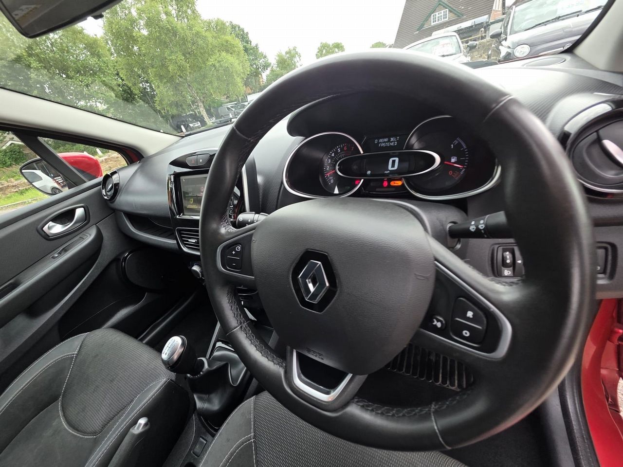 Renault Clio 0.9 TCe Iconic Euro 6 (s/s) 5dr - Picture 13 of 21