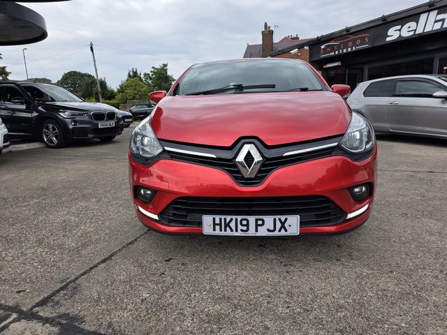 Renault Clio 0.9 TCe Iconic Euro 6 (s/s) 5dr (2019) - Picture 3
