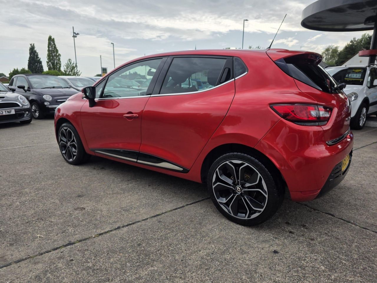 Renault Clio 0.9 TCe Iconic Euro 6 (s/s) 5dr - Picture 4 of 21