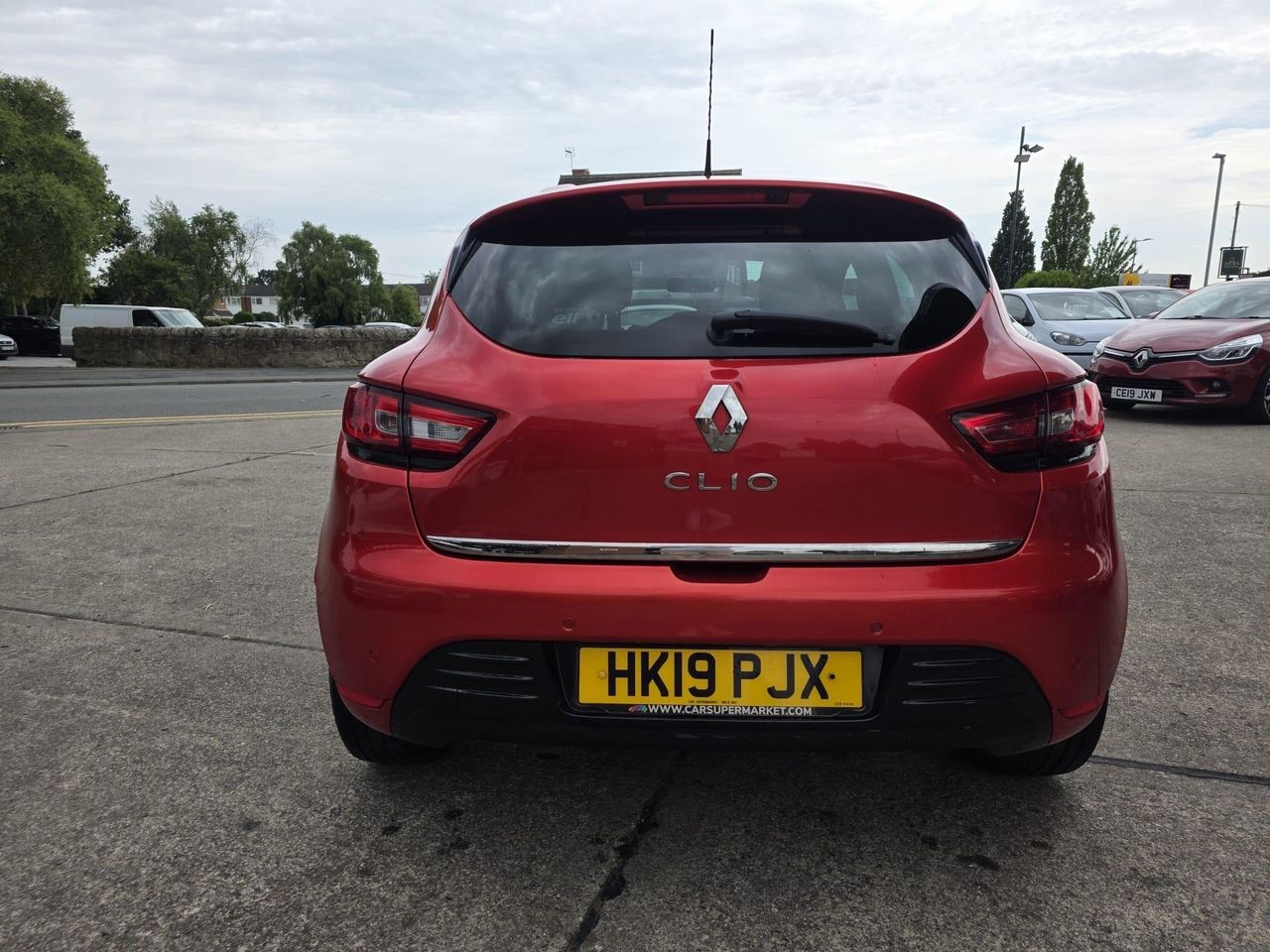 Renault Clio 0.9 TCe Iconic Euro 6 (s/s) 5dr - Picture 8 of 21