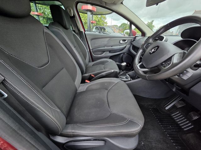 Renault Clio 0.9 TCe Iconic Euro 6 (s/s) 5dr (2019) - Picture 11