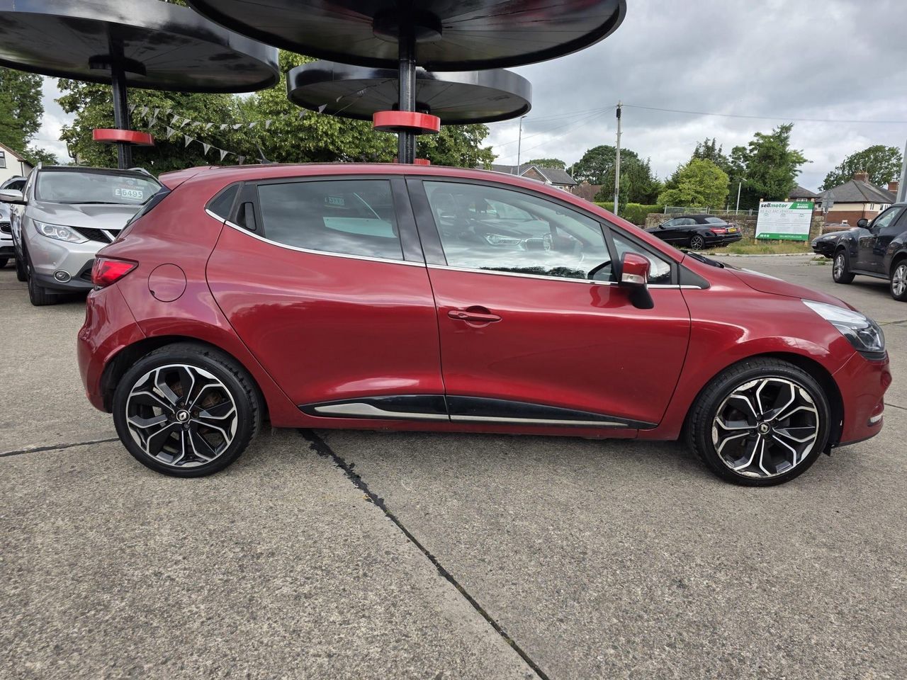 Renault Clio 0.9 TCe Iconic Euro 6 (s/s) 5dr - Picture 17 of 26