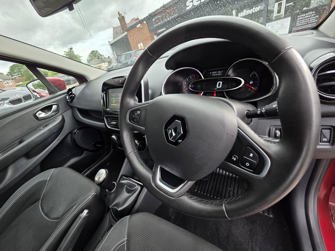 Renault Clio 0.9 TCe Iconic Euro 6 (s/s) 5dr - Picture 19 of 26