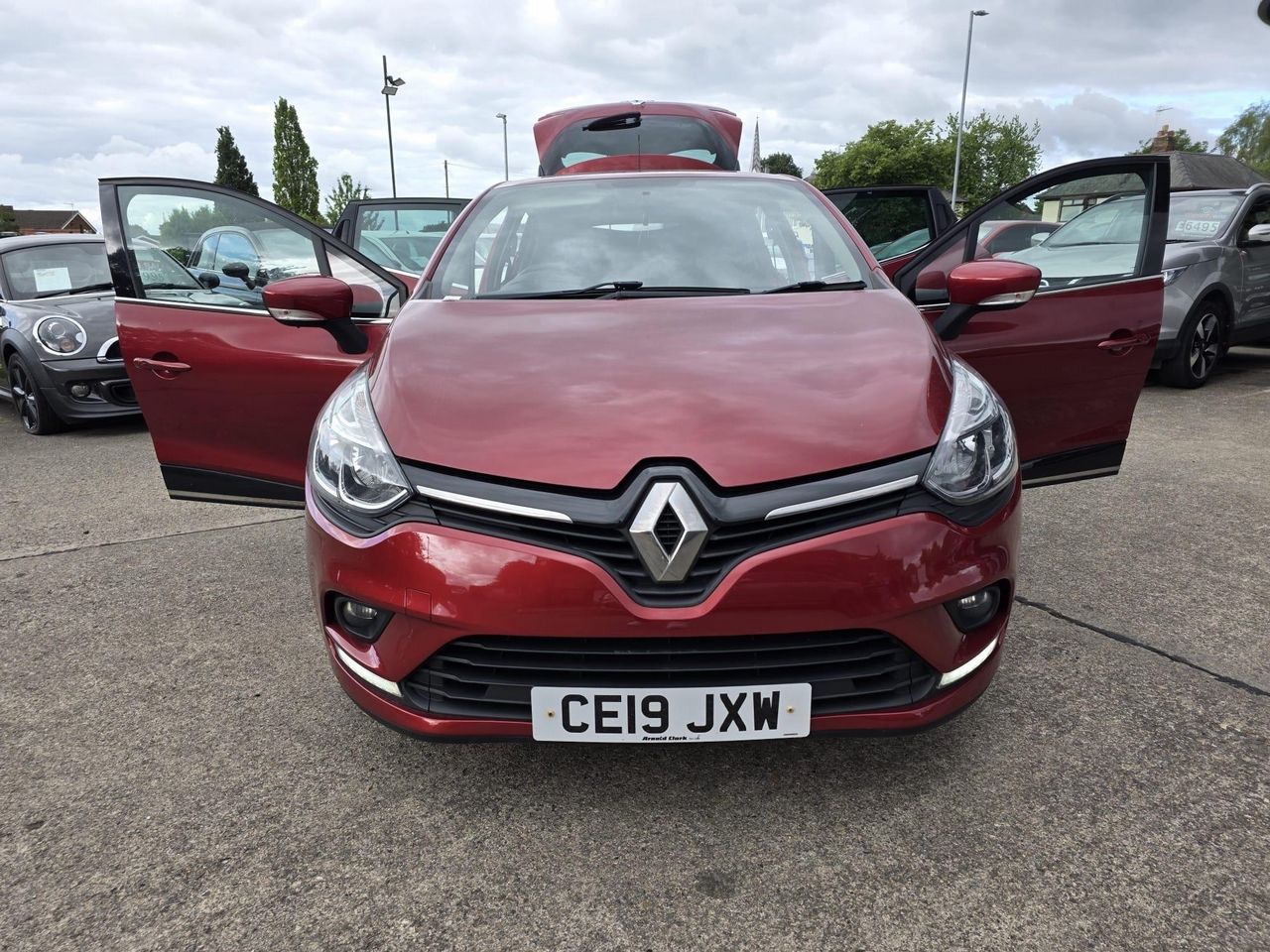 Renault Clio 0.9 TCe Iconic Euro 6 (s/s) 5dr - Picture 1 of 26