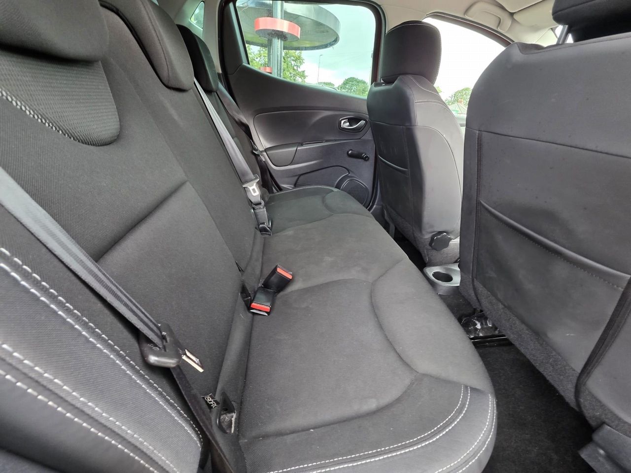 Renault Clio 0.9 TCe Iconic Euro 6 (s/s) 5dr - Picture 20 of 26