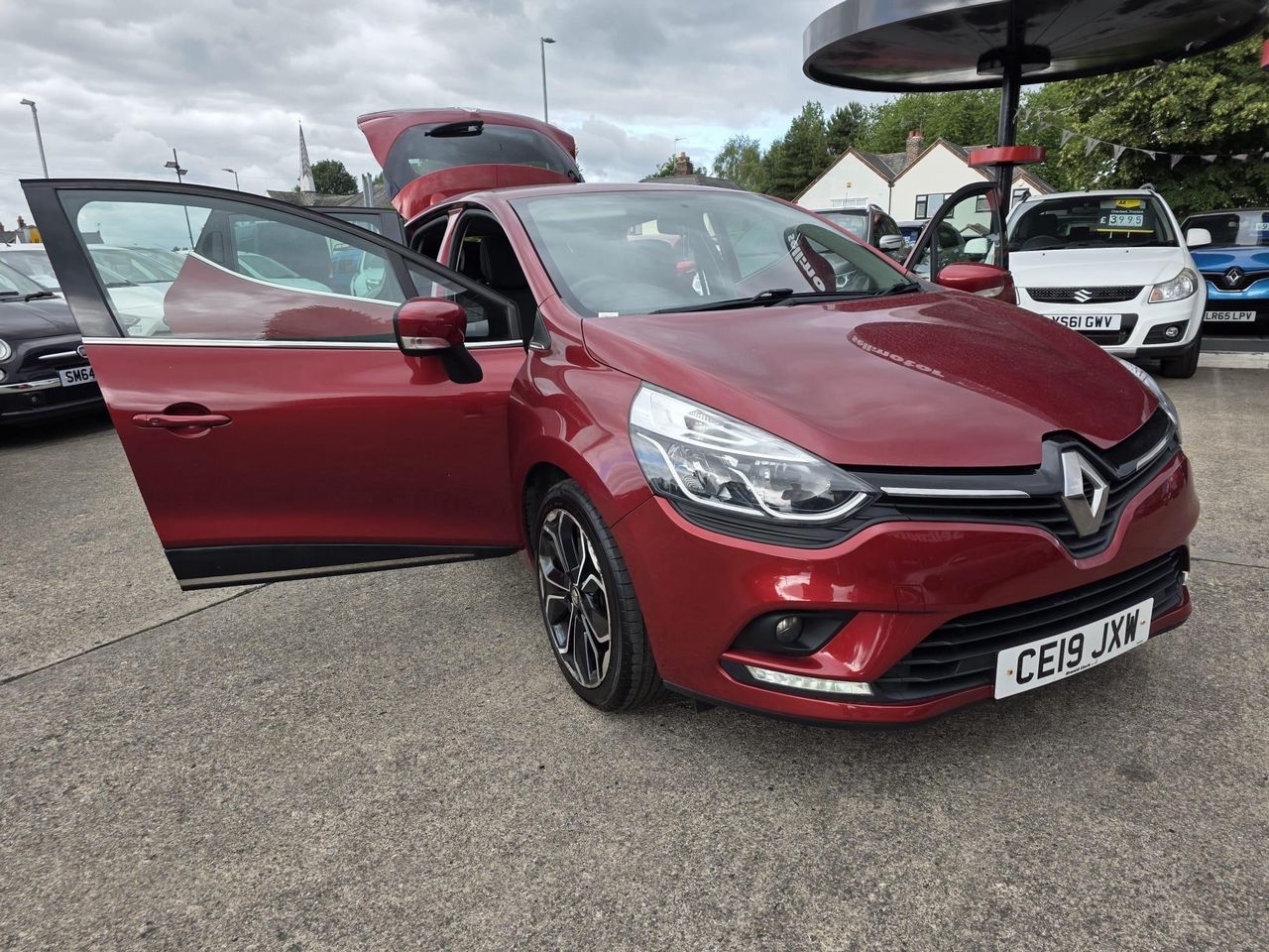 Renault Clio 0.9 TCe Iconic Euro 6 (s/s) 5dr - Picture 26 of 26