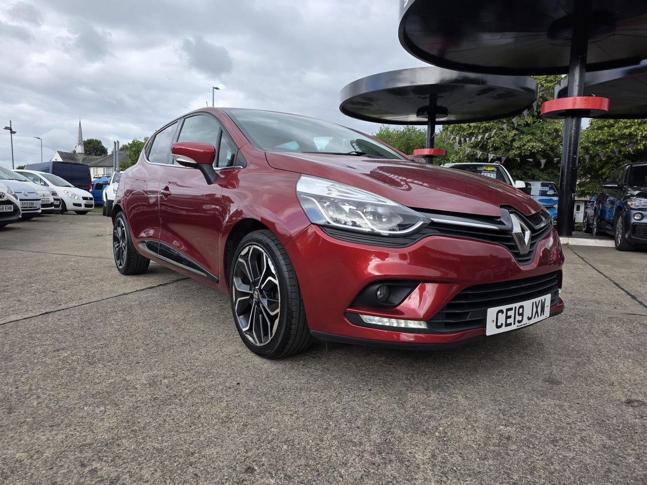 Renault Clio 0.9 TCe Iconic Euro 6 (s/s) 5dr - Picture 2 of 26