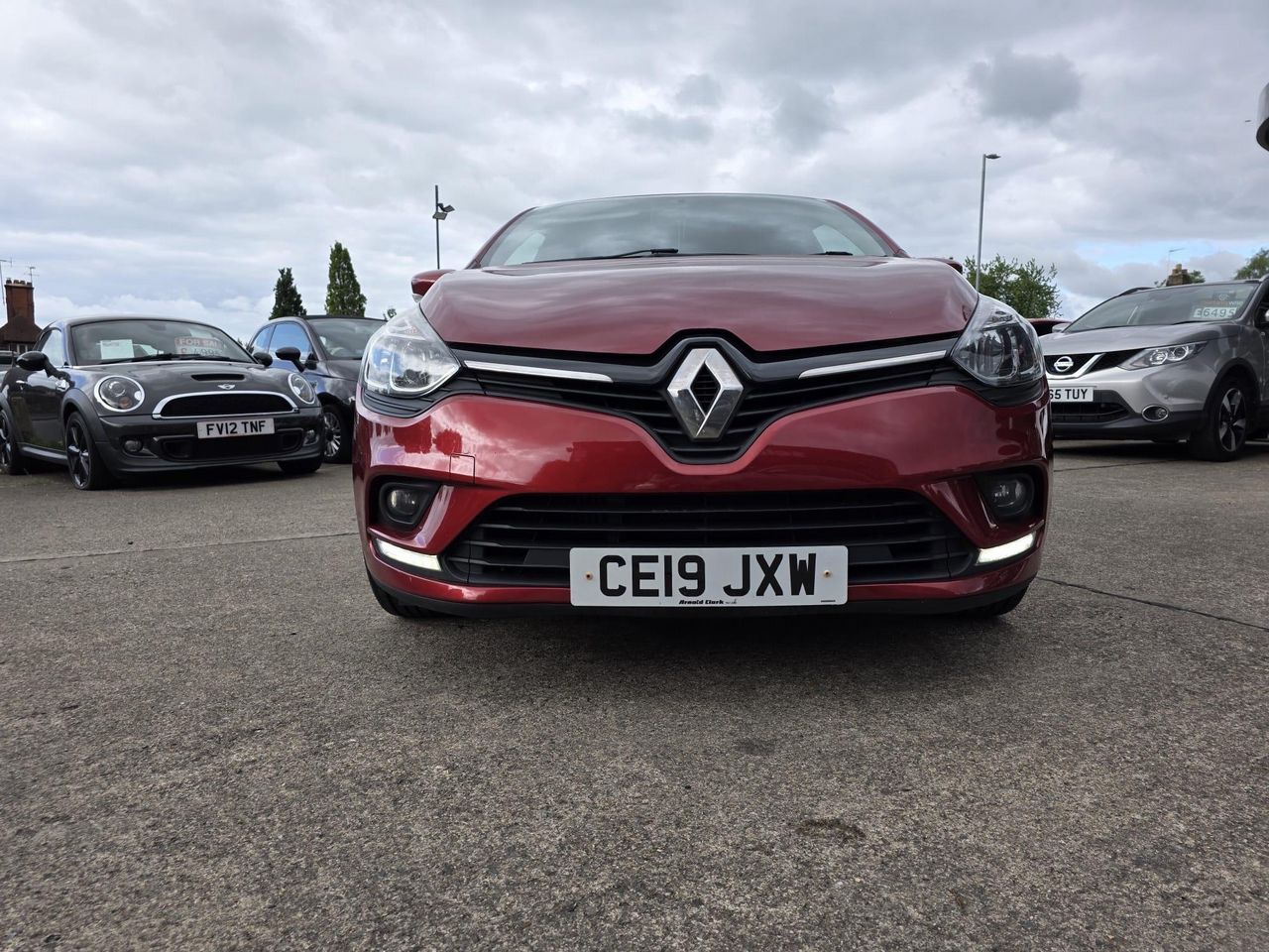 Renault Clio 0.9 TCe Iconic Euro 6 (s/s) 5dr - Picture 8 of 26