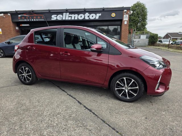 Toyota Yaris 1.5 VVT-i Icon Tech Euro 6 5dr (2018) - Picture 10