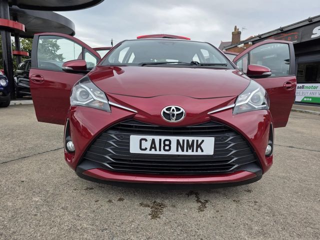 Toyota Yaris 1.5 VVT-i Icon Tech Euro 6 5dr (2018) - Picture 2