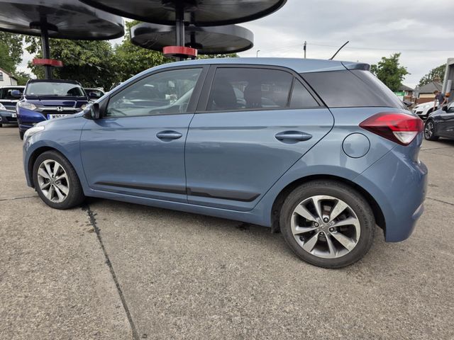 Hyundai i20 1.4 CRDi Premium Euro 6 5dr (2015) - Picture 10