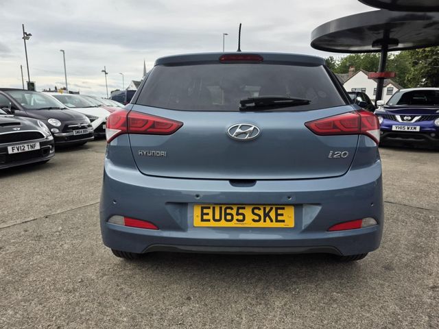 Hyundai i20 1.4 CRDi Premium Euro 6 5dr (2015) - Picture 12
