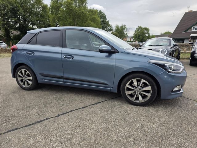 Hyundai i20 1.4 CRDi Premium Euro 6 5dr (2015) - Picture 14