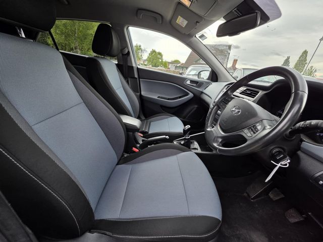 Hyundai i20 1.4 CRDi Premium Euro 6 5dr (2015) - Picture 17
