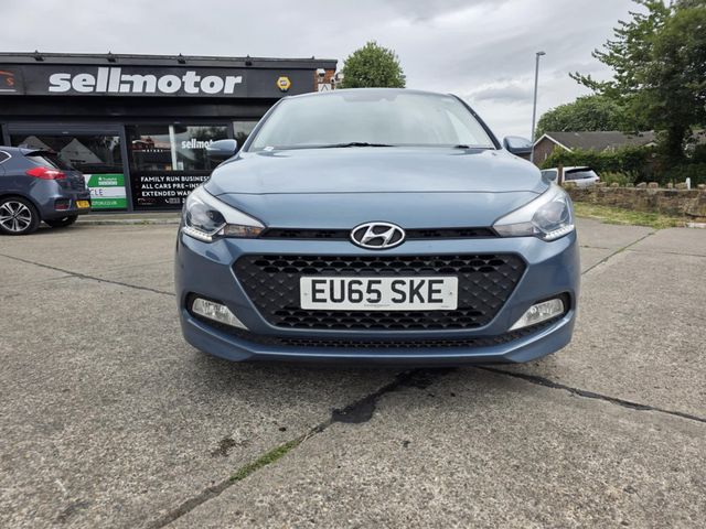 Hyundai i20 1.4 CRDi Premium Euro 6 5dr (2015) - Picture 2