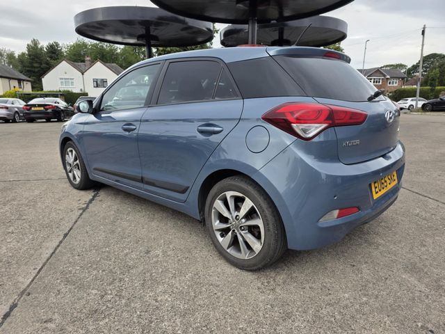 Hyundai i20 1.4 CRDi Premium Euro 6 5dr (2015) - Picture 4