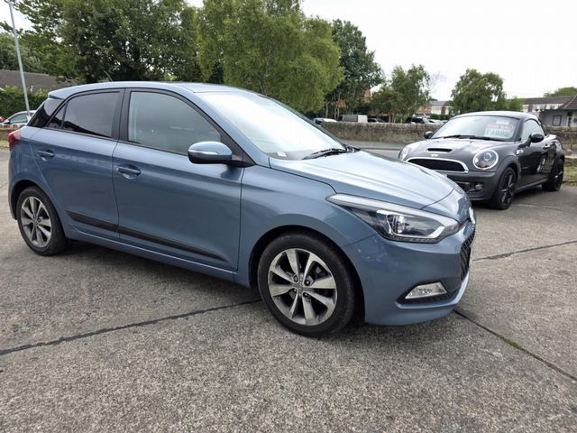 Hyundai i20 1.4 CRDi Premium Euro 6 5dr (2015) - Picture 5