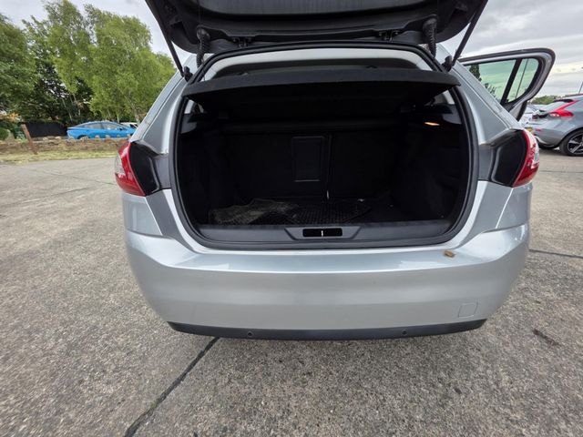 Peugeot 308 2.0 BlueHDi Allure Auto Euro 6 (s/s) 5dr (2015) - Picture 21