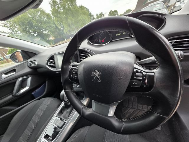 Peugeot 308 2.0 BlueHDi Allure Auto Euro 6 (s/s) 5dr (2015) - Picture 22