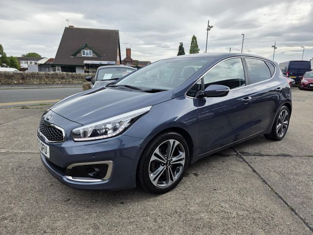 Kia Ceed 1.6 CRDi 3 Euro 6 (s/s) 5dr (2017) - Picture 3