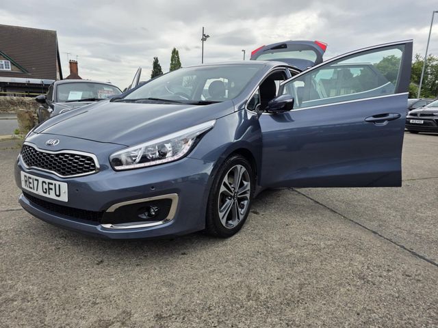 Kia Ceed 1.6 CRDi 3 Euro 6 (s/s) 5dr (2017) - Picture 8
