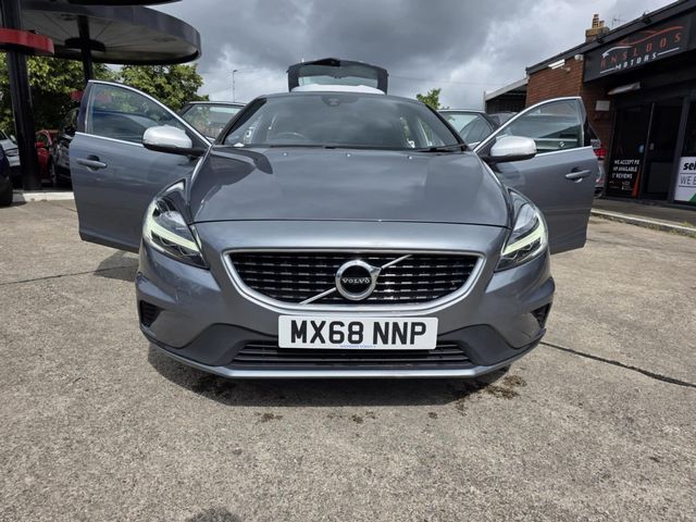 Volvo V40 2.0 T2 R-Design Euro 6 (s/s) 5dr (2018) - Picture 13