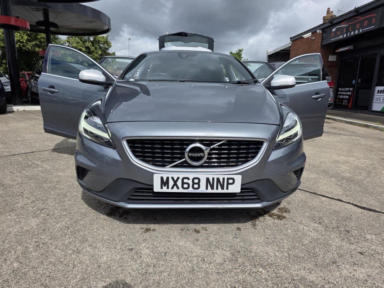 Volvo V40 2.0 T2 R-Design Euro 6 (s/s) 5dr - Picture 8 of 21