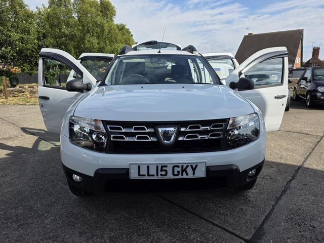 Dacia Duster 1.5 dCi Ambiance Euro 5 5dr (2015) - Picture 2