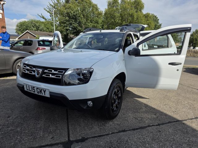 Dacia Duster 1.5 dCi Ambiance Euro 5 5dr (2015) - Picture 3