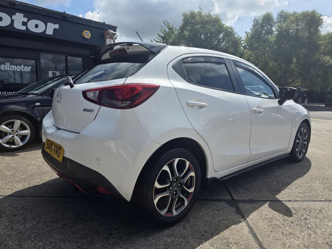 Mazda Mazda2 1.5 SKYACTIV-G Sport Black Euro 6 (s/s) 5dr - Picture 15 of 22
