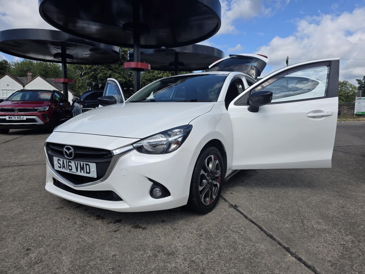 Mazda Mazda2 1.5 SKYACTIV-G Sport Black Euro 6 (s/s) 5dr - Picture 3 of 22