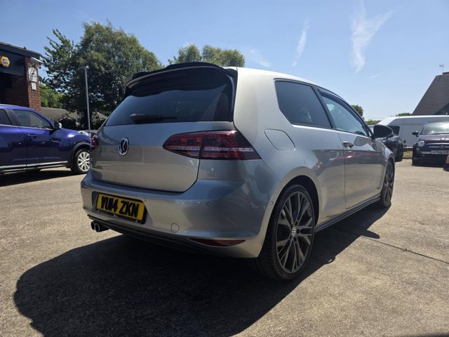Volkswagen Golf 2.0 TDI BlueMotion Tech GTD Euro 6 (s/s) 3dr (2014) - Picture 17