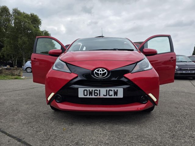 Toyota AYGO 1.0 VVT-i x-play Euro 6 5dr (2017) - Picture 10
