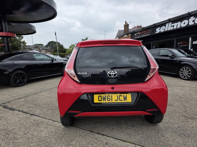 Toyota AYGO 1.0 VVT-i x-play Euro 6 5dr (2017) - Picture 14