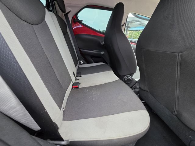 Toyota AYGO 1.0 VVT-i x-play Euro 6 5dr (2017) - Picture 19