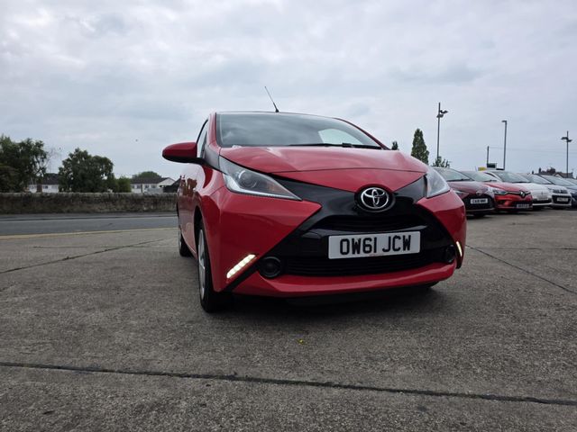 Toyota AYGO 1.0 VVT-i x-play Euro 6 5dr (2017) - Picture 7