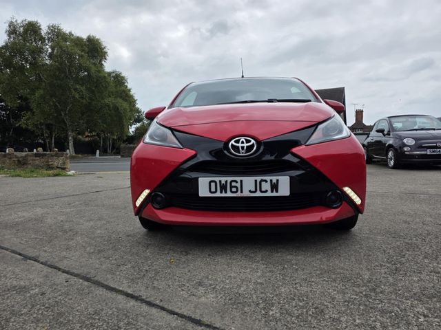 Toyota AYGO 1.0 VVT-i x-play Euro 6 5dr (2017) - Picture 9