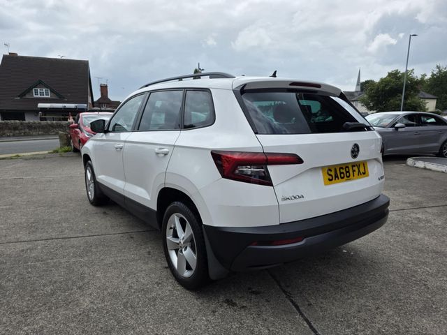 Skoda Karoq 1.6 TDI SE Euro 6 (s/s) 5dr (2018) - Picture 12
