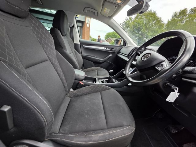 Skoda Karoq 1.6 TDI SE Euro 6 (s/s) 5dr (2018) - Picture 19