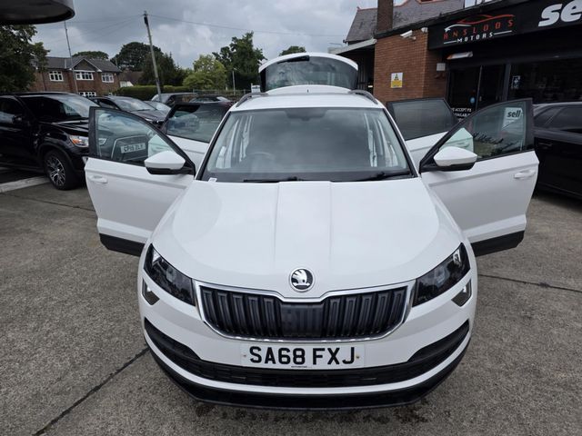 Skoda Karoq 1.6 TDI SE Euro 6 (s/s) 5dr (2018) - Picture 2