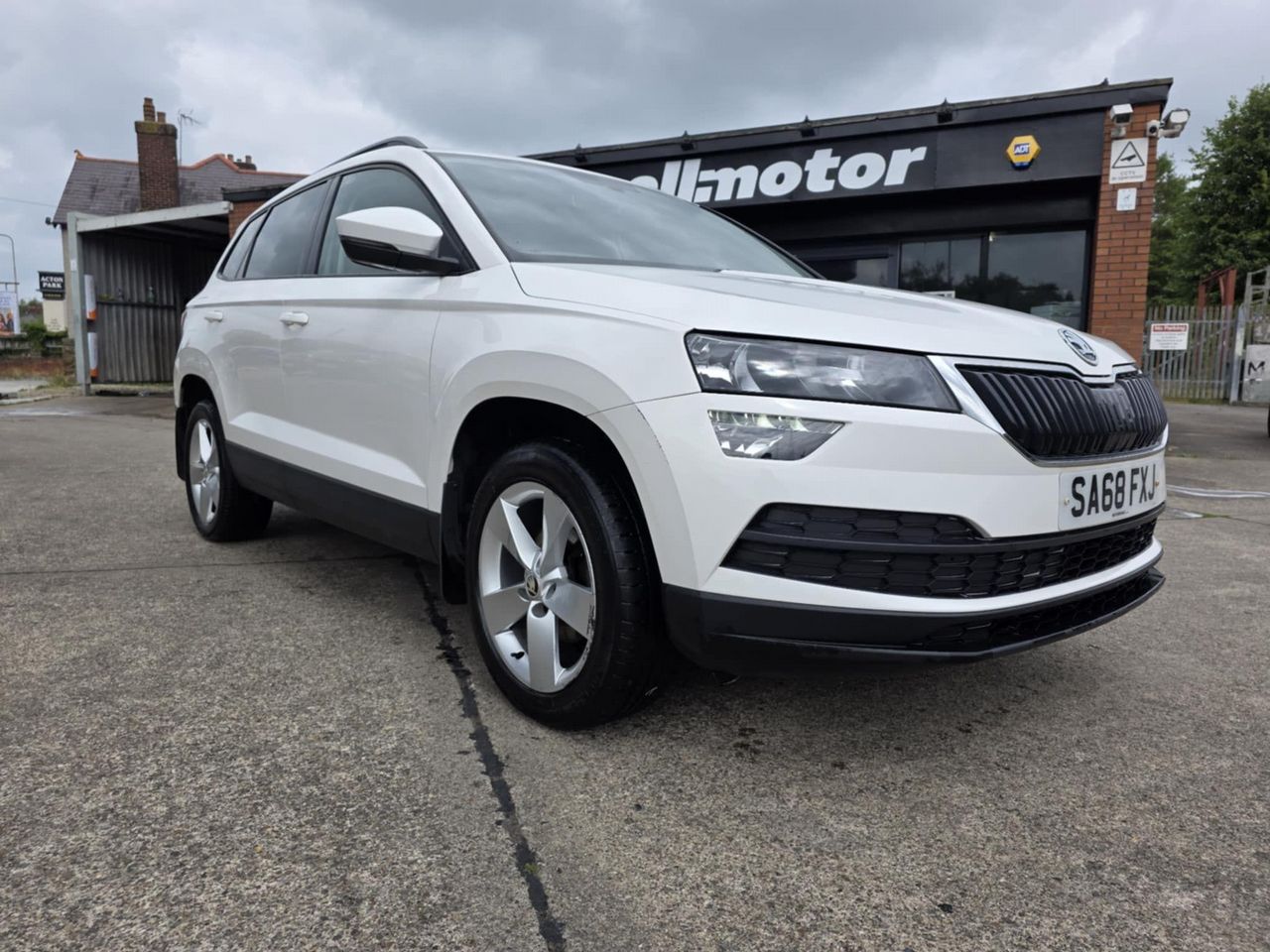 Skoda Karoq 1.6 TDI SE Euro 6 (s/s) 5dr - Picture 1 of 23