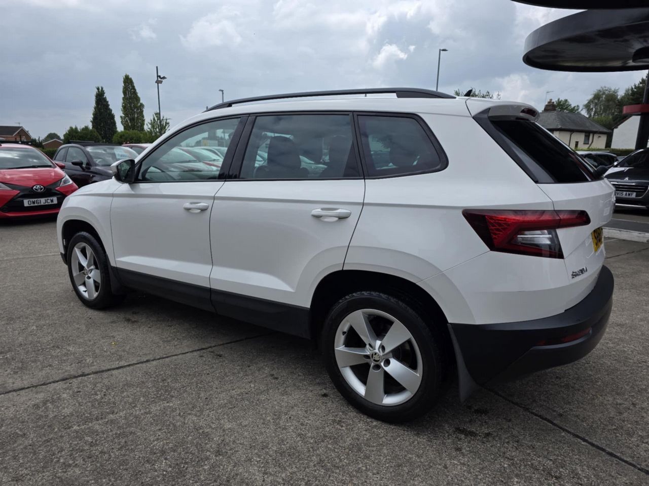 Skoda Karoq 1.6 TDI SE Euro 6 (s/s) 5dr - Picture 4 of 23