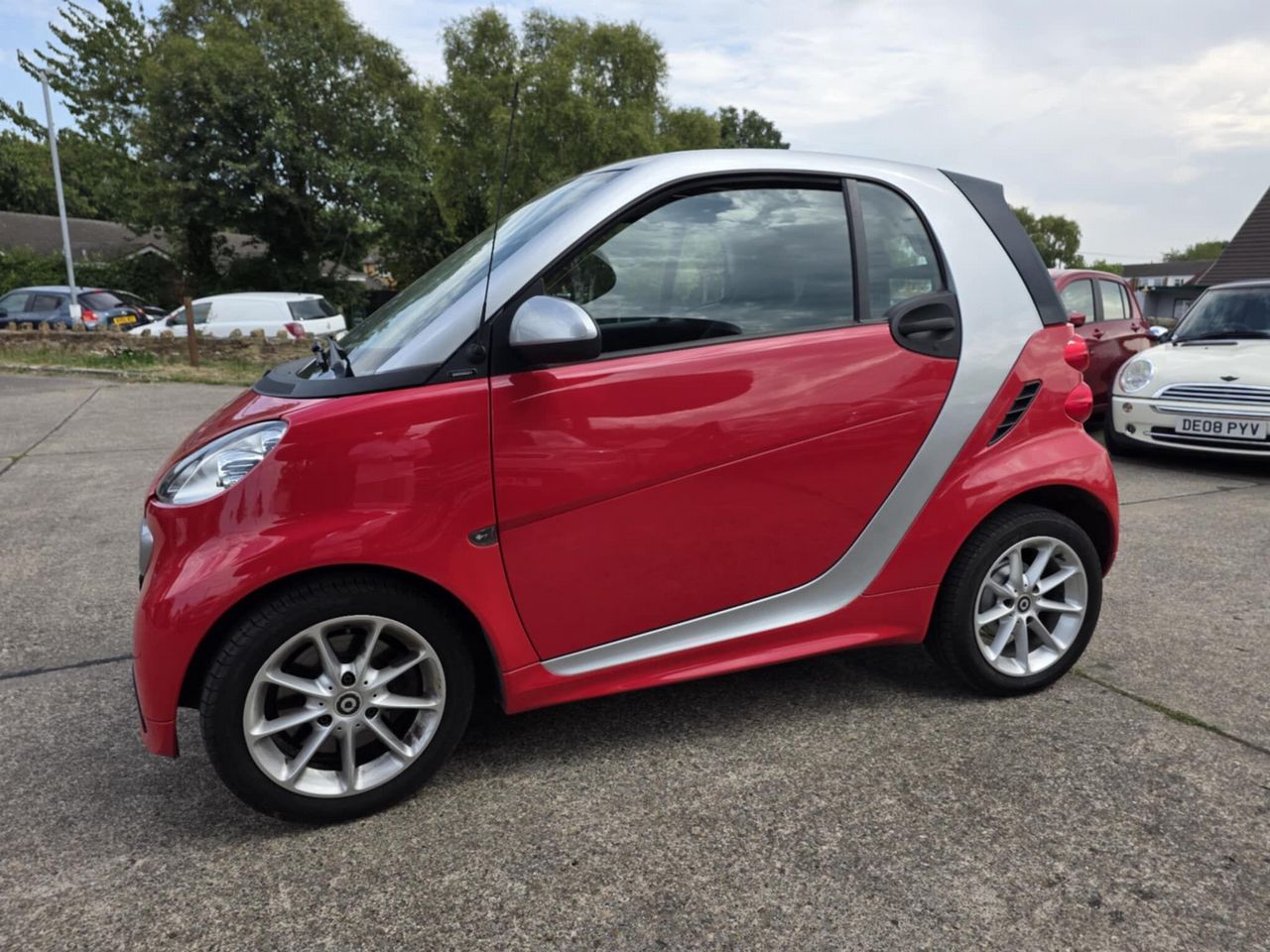 Smart fortwo 1.0 MHD Passion SoftTouch Euro 5 (s/s) 2dr - Picture 10 of 18