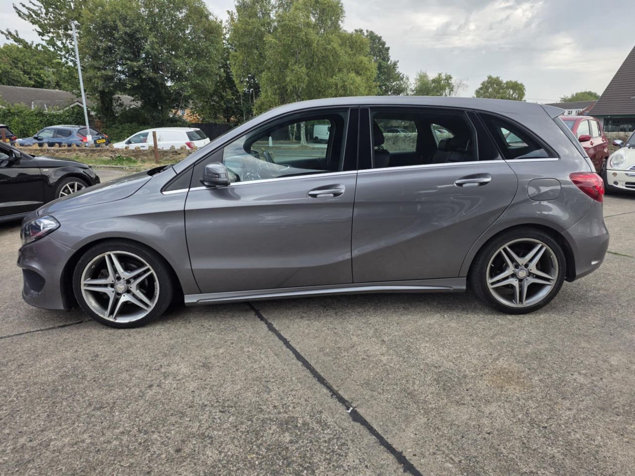 Mercedes-Benz B Class 1.5 B180 CDI AMG Line Euro 6 (s/s) 5dr - Picture 10 of 19