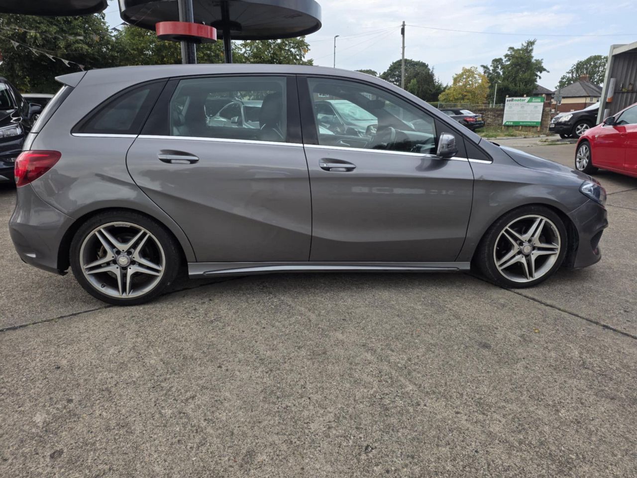 Mercedes-Benz B Class 1.5 B180 CDI AMG Line Euro 6 (s/s) 5dr - Picture 12 of 19